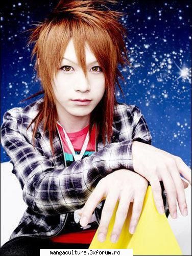 He's cute!!! - mai dat p spate cu poza aia gata mam hotarat nu - ...:Takuya:...