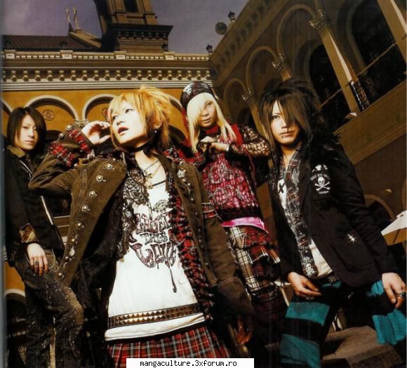 andreea to 14 ani ,sunt din in zodia place super mult jrock-ul si shi cam atat restu mai aflati p